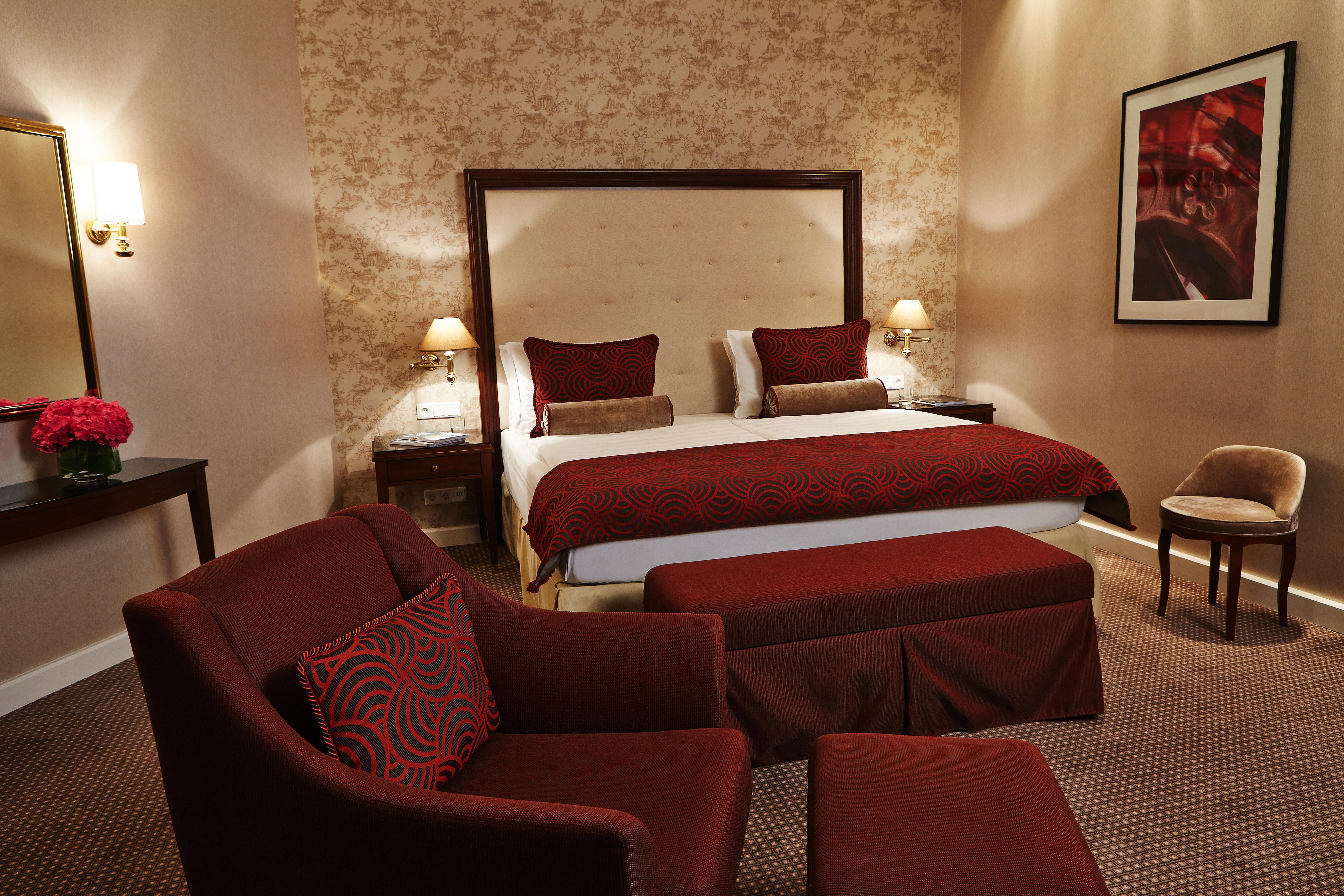 Steigenberger Icon Frankfurter Hof Hotel Frankfurt am Main Exterior foto A bedroom at the hotel