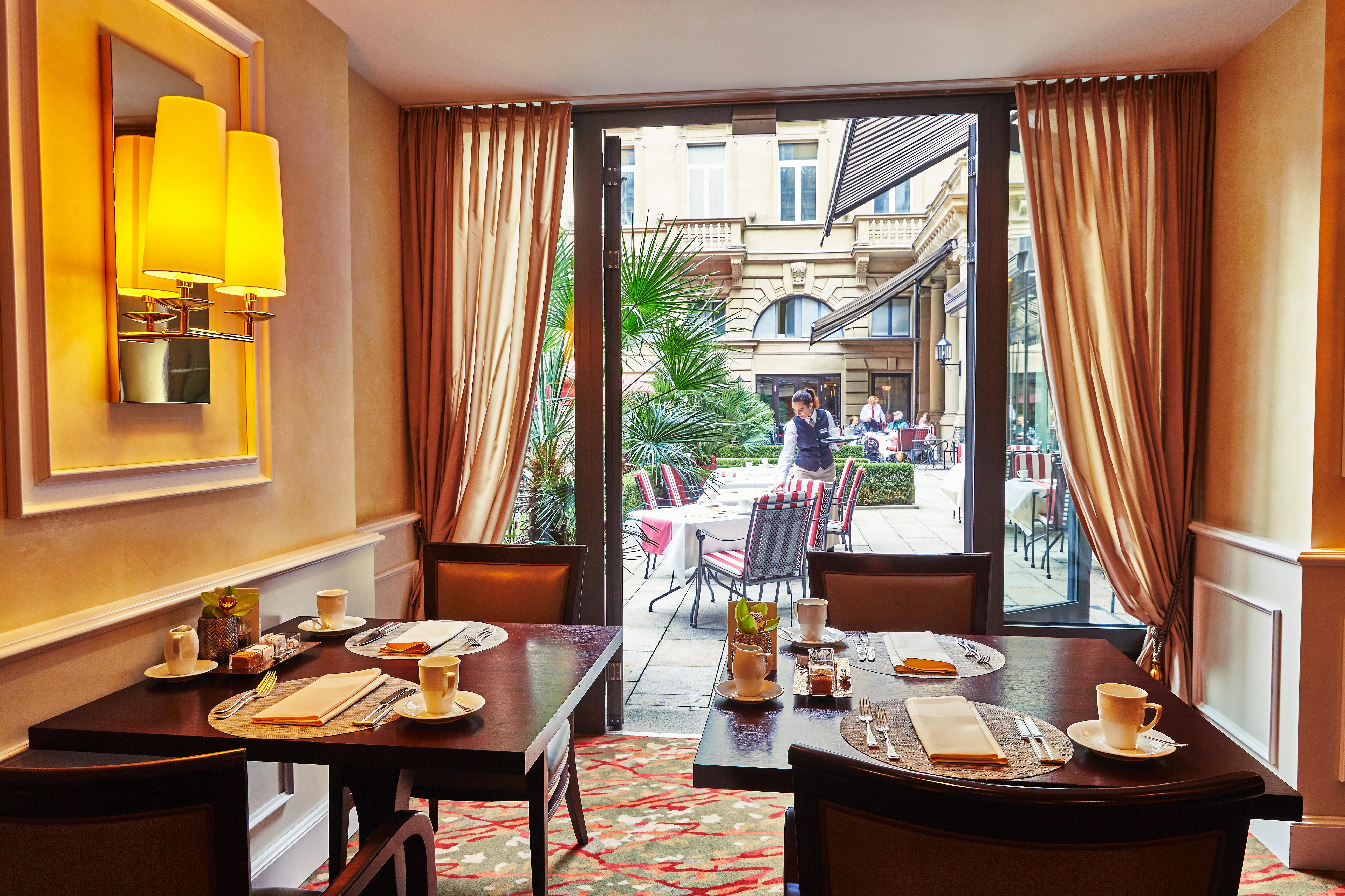 Steigenberger Icon Frankfurter Hof Hotel Frankfurt am Main Exterior foto Restaurant