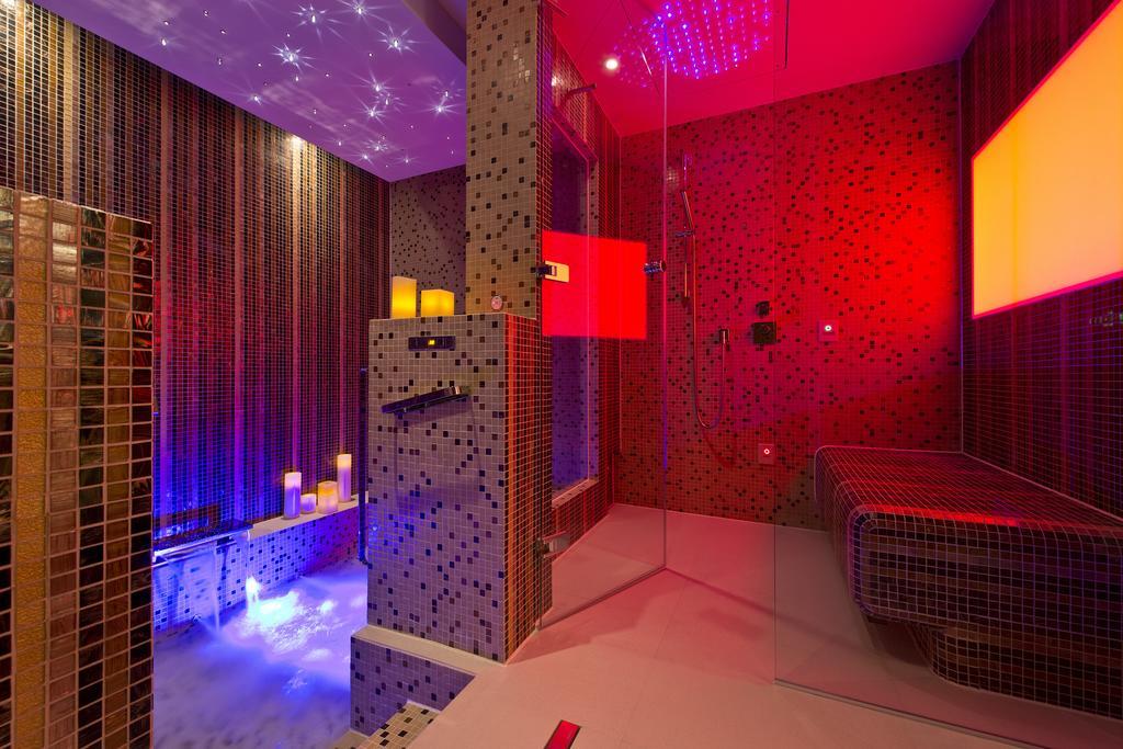 Steigenberger Icon Frankfurter Hof Hotel Frankfurt am Main Exterior foto The spa at the InterContinental Budapest