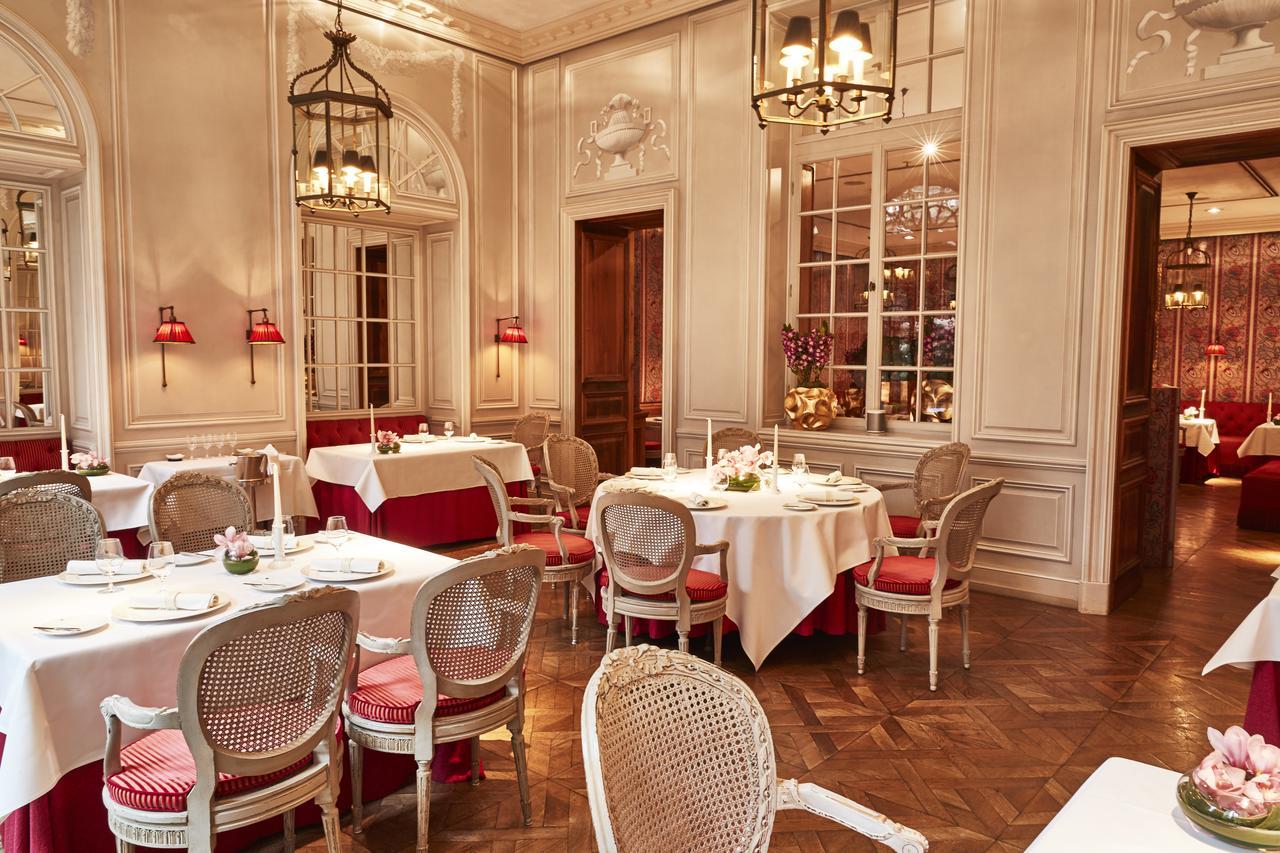 Steigenberger Icon Frankfurter Hof Hotel Frankfurt am Main Exterior foto The restaurant in 2009