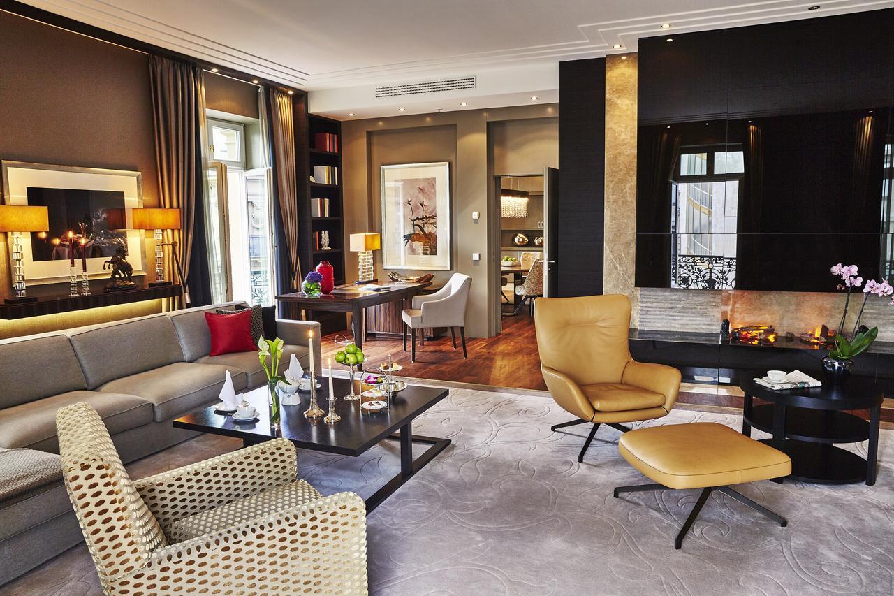 Steigenberger Icon Frankfurter Hof Hotel Frankfurt am Main Exterior foto The interior of a suite at the Mandarin Oriental, Paris